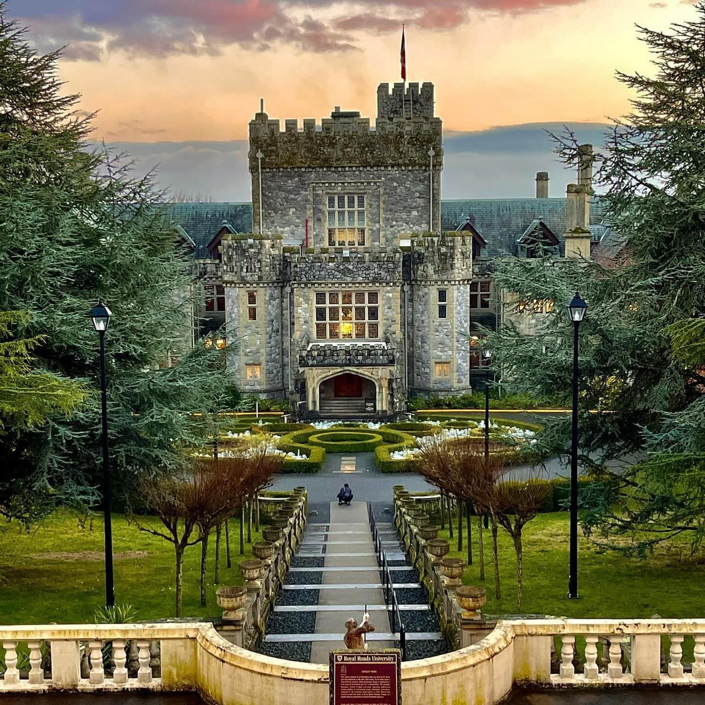 Learn about Royal Roads University: Requirements, Tuition fees, Scholarships