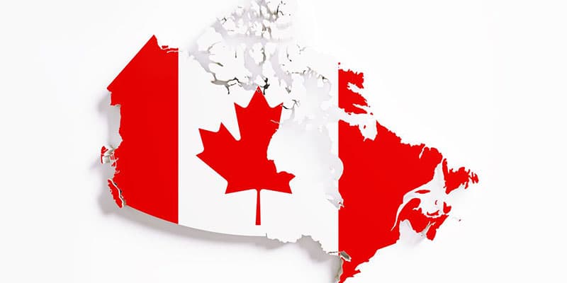 Does studying in Canada offer scholarships?